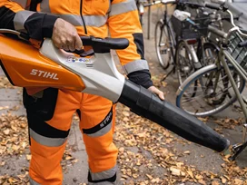Dmuchawy Akumulatorowe Stihl: Ciche, ekologiczne narzędzia ogrodowe.