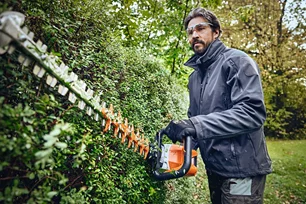 Nożyce Spalinowe Stihl: Bezpieczne, wydajne narzędzia ogrodowe.